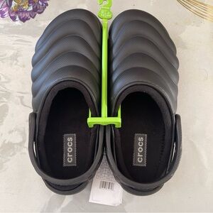 Crocs Classic Lined Overpuff Size M9 Slip On Clogs Shoes Black 210059-001 NWT